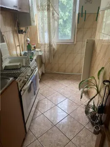 Apartament 2 camere ,  zona cartier Sud , decomandat , liber - foto 4
