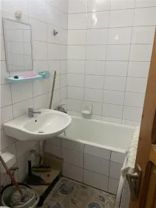 Apartament 2 camere ,  zona cartier Sud , decomandat , liber - foto 6