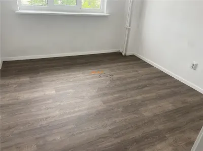Apartament 3 camere , zona centrala Capela Militara , decomandat , renovat complet, liber - foto 4
