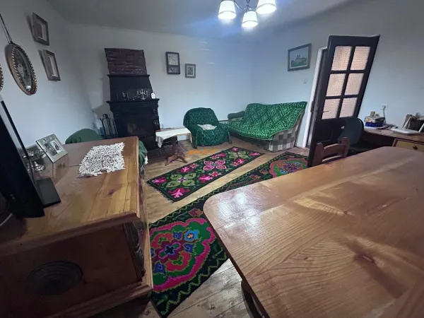 Casă 5 camere Soveja - poza 1