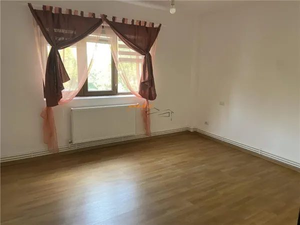 Apartament 3 camere Focșani - poza 1
