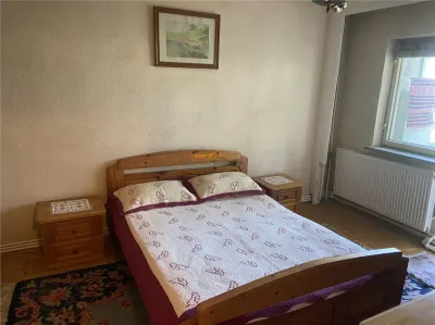 Apartament 3 camere in Focsani , zona centrala, et 2/4 , decomandat , 77 mp , liber , mobilat - foto 7