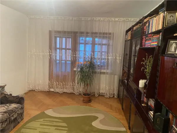 Apartament 3 camere Focșani - poza 1