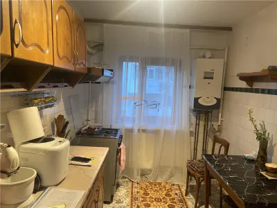 Apartament 3 camere , zona Liceul Economic - B-dul Garii, decomandat , 75 mp , mobilat - foto 4