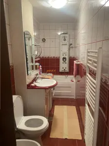 Apatament 2 camere , zona Spitalul Militar , et 1/3 , decomandat , imbunatatit , mobilat integral - foto 11