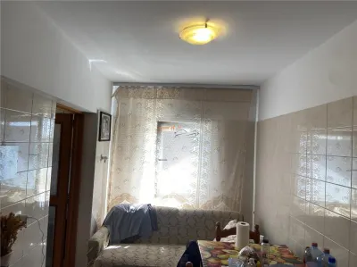 Apartament 2 camere , zona ultracentrala - Piata Moldovei , et 2 , decomandat , 54 mp , renovat ,mobilat completdin 4 - foto 4