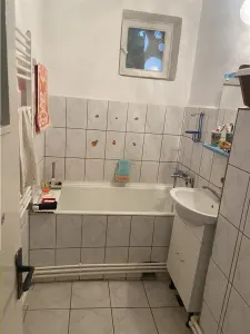Apartament 2 camere , zona cartier Gara , etaj 1/4 , curat , liber , centrala termica individuala - foto 4