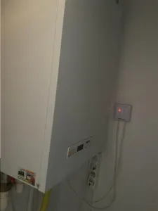 Apartament 2 camere , zona cartier Gara , etaj 1/4 , curat , liber , centrala termica individuala - foto 7