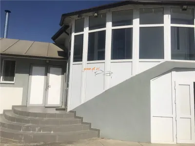 Cladire birouri  si hala , zona Golesti, suprafata teren 2365 mp - foto 19
