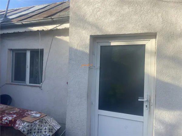 Casă 3 camere Golești - poza 1