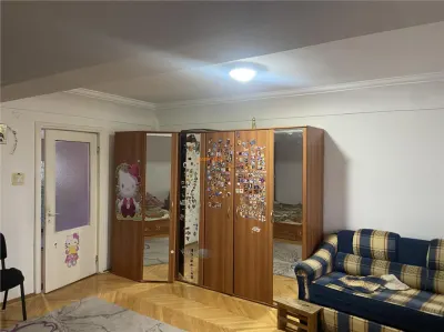 Apartament 4 camere , zona cetrala - Teatru Focsani ,123 mp , decomandat , liber - foto 5