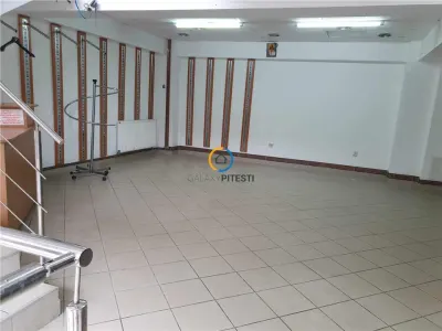 De inchiriat spatiu comercial 100 mp, zona centrala, str. Crinului - foto 2