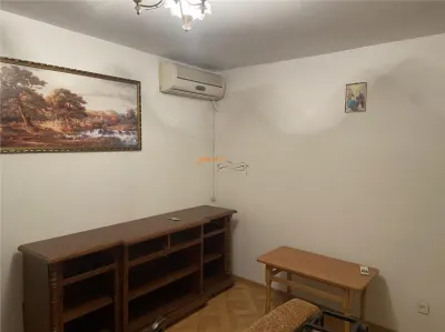 Apartament 3 camere , zona cartier Sud , et 2/4, decomandat,54 mp, imbunatatit , curat , liber - foto 3