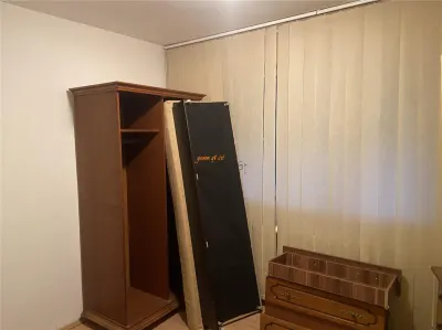 Apartament 3 camere , zona cartier Sud , et 2/4, decomandat,54 mp, imbunatatit , curat , liber - foto 6