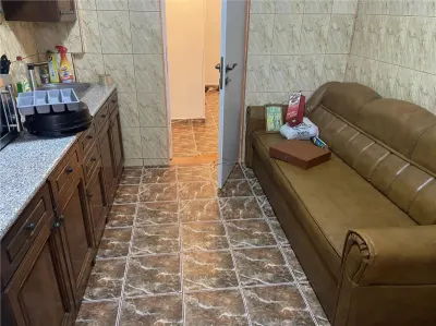 Apartament 2 camere , zona centrala - Scoala nr 10,etaj 2/8  , decomandat - foto 5