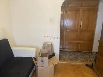 Apartament 3 camere , zona ultracentrala-Primaria Focsani ,etaj 2/8 ,decomandat , liber - foto 9