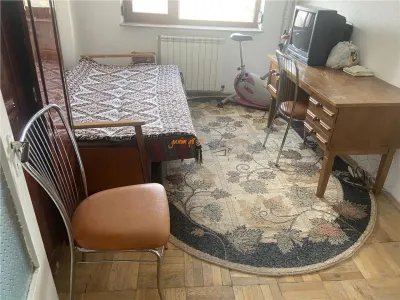 De vanzare apartament 3 camere , zona Spitalul Judetean Focsani, 82 mp , decomandat - foto 8