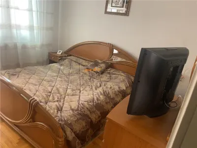Apartament 4 camere , zona centrala -2 Stejari , decomandat , imbunatatit , mobilat - foto 13