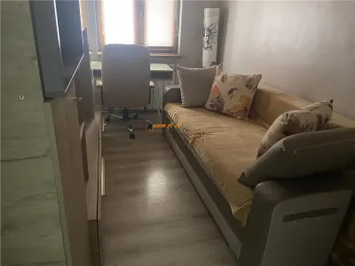 Apartament 4 camere , zona Piata Moldovei -Scoala nr 2 , decomandat 80 mp , imbunatatit , mobilat - foto 3
