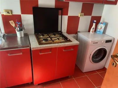 Garsoniera de vanzare , zona Spitalul Judetean Focsani , et 1/3 , 38 mp , renovata , mobilata si utilata - foto 9