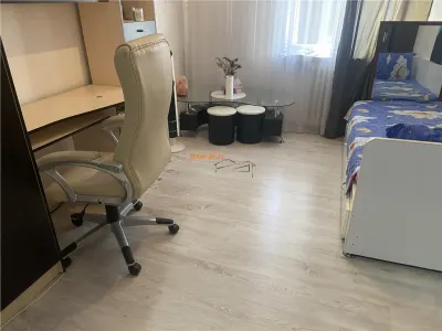 Apartament 3 camere ,zona Politia Judeteana Focsani , et 1/3 , decomandat - foto 7