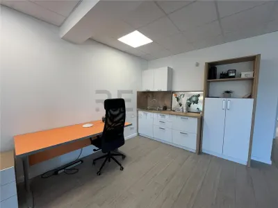 RECO Casa de inchiriat pentru birouri / spatiu de locuit in Oradea- 5 minute de centru - foto 16