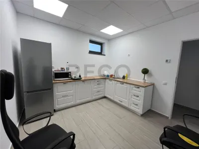 RECO Casa de inchiriat pentru birouri / spatiu de locuit in Oradea- 5 minute de centru - foto 8