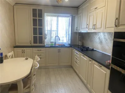 Apartament 4 camere , zona ultracentrala , suprafata de 100 mp , renovat  modern si mobilat integral - foto 12