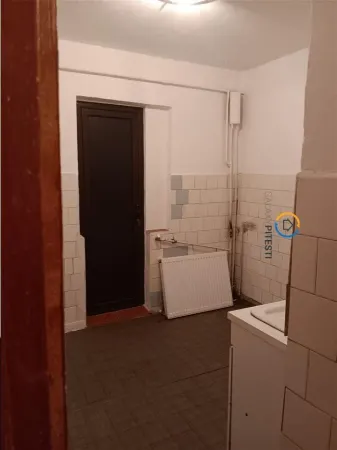 Apartament 3 camere Pitești - poza 1