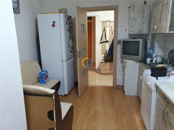 Apartament 4 camere Pitești - poza 1