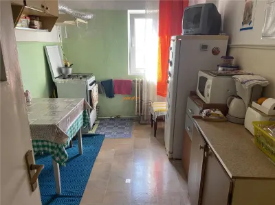 Apartamen 3 camere , cartier Sud 70 mp , decomandat - foto 5