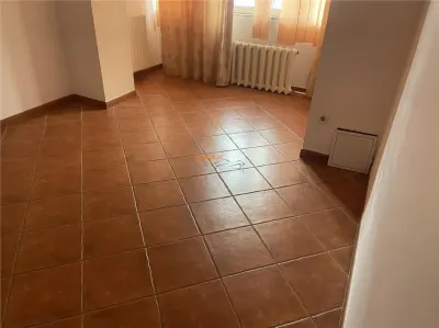 Apartament 2 camere , zona ultacentrala - Casa de Pensii , decomandat 54 mp , renovat complet - Focsani