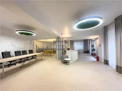 Piata Unirii | Cladire moderna | Versatila | Curte - foto 1