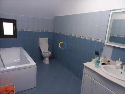 Vila Bascov-Paisesti, P+1,600 mp teren - foto 7