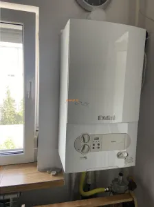 Apartament 2 camere  in Focsani, zona ultracentrala - Spitalul Militar , decomandat , mobilat si utilat complet - foto 8