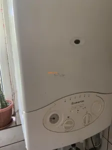 Apartament 2 camere ,zona Gara ,54 mp, etaj 2/4  ,centrala termica proprie - foto 4