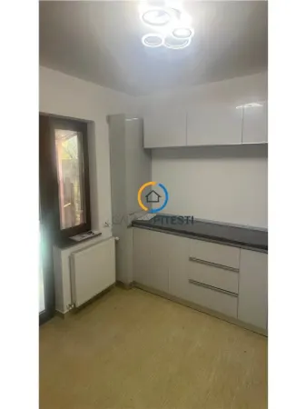 Casă 5 camere Pitești - poza 4