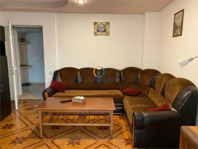 De inchiriat apartament ultracentral, mobilat si utilat - foto 2