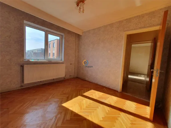 Apartament 3 camere Pitești - poza 1