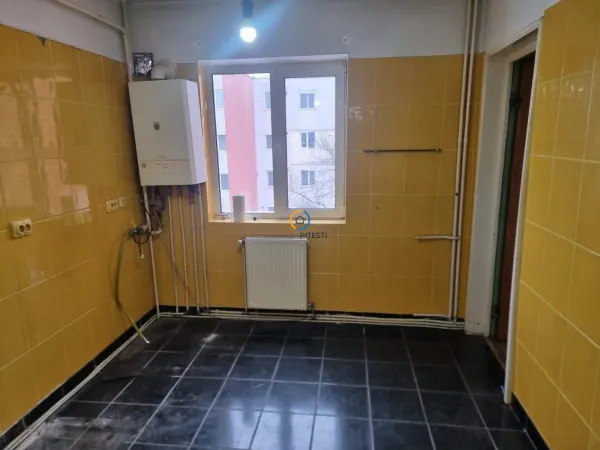 Apartament 3 camere Pitești - poza 2