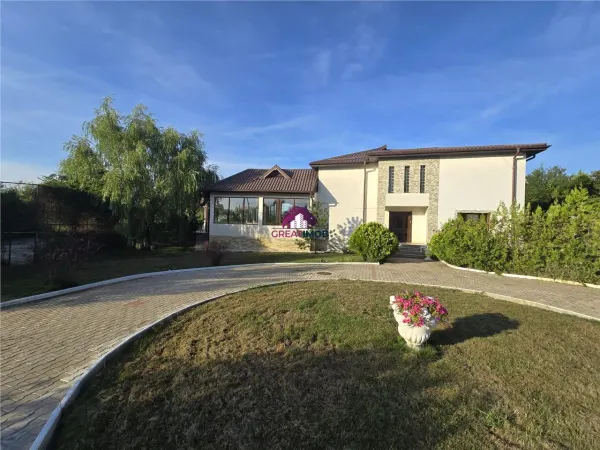 Casă 6 camere Vladiceasca - poza 1