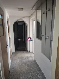 Loc în cameră — 160 EUR/lună | Tot inclus | Metrou 2 minute Mihai Bravu | Zona Vitan - foto 3