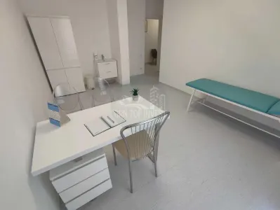 Cabinet medical 16 mp + sala de tratament zona Turnisor - Piata Cluj - Sibiu