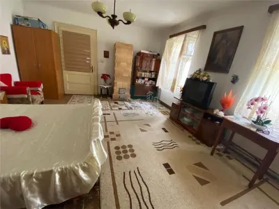 Casa 2 camere 100mp gradina zona Piata Cibin - foto 2