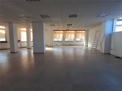 Cladire birouri 900mp 14 locuri parcare zona Piata Cluj - foto 4