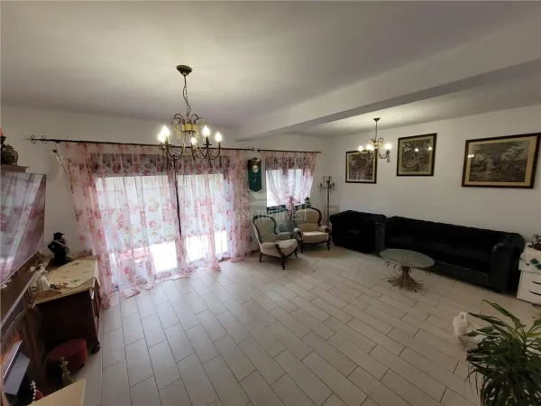 Casă 4 camere Șelimbăr - poza 1