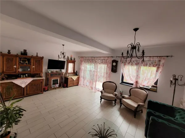 Casă 4 camere Șelimbăr - poza 2