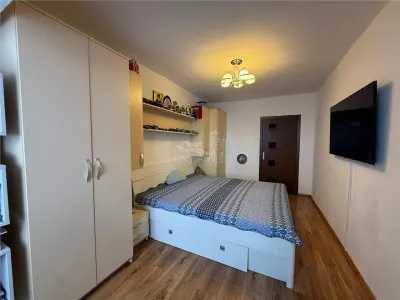 Apartament decomandat cu 3 camere si 2 bai in Turnisor - foto 4
