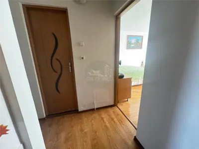 Apartament decomandat cu 2 camere zona Vasile Aaron - foto 19