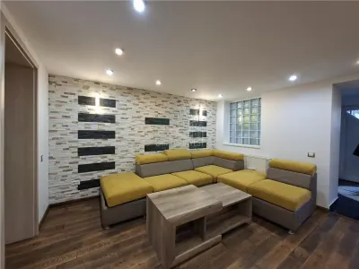Casa Individuala 6 camere garaj 650 mp Teren zona Piata Cluj - foto 2